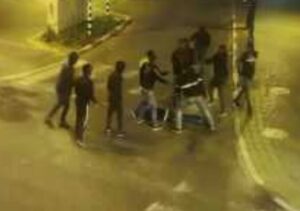 חדשות רחובות - פרשת תקיפה באמצעות לבנה על ראשו של נער - תמונת ארכיון: צילום דוברות משטרת ישראל - רחובות ניוז