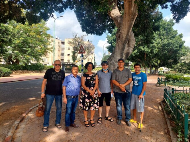 משפרים את איכות החיים בקרית משה - בדרך לשינוי והתחדשות עירונית תושבי שכונת קריית משה עם בכירי העירייה והמנהלת