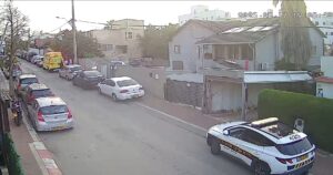 כוחות הצלה ומשטרה ברחוב ארלוזורוב, צילום: רחובות ניוז