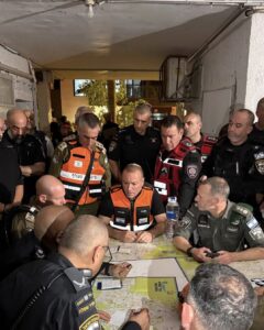 ראש העיר רחובות מתן דיל בחפ"ק בשטח צילום: פרטי