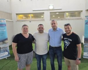 ראש העיר מתן דיל, סגנו המחזיק בתיק הספורט אביב איטח, פאול וילנה שוקר