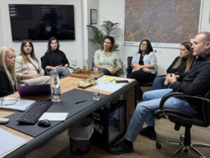 פגישת מנהלת קציר לימור אשכנזי עם ראש העיר מתן דיל וצוותי החינוך