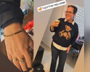 חברת המועצה אוה גור עם הצמיד והסוודר החדשים