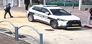צוותי השיטור העירוני ליד בית הספר