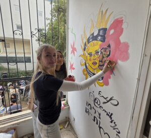 אמילי מגמת אמנות דה שליט כיתה י"א